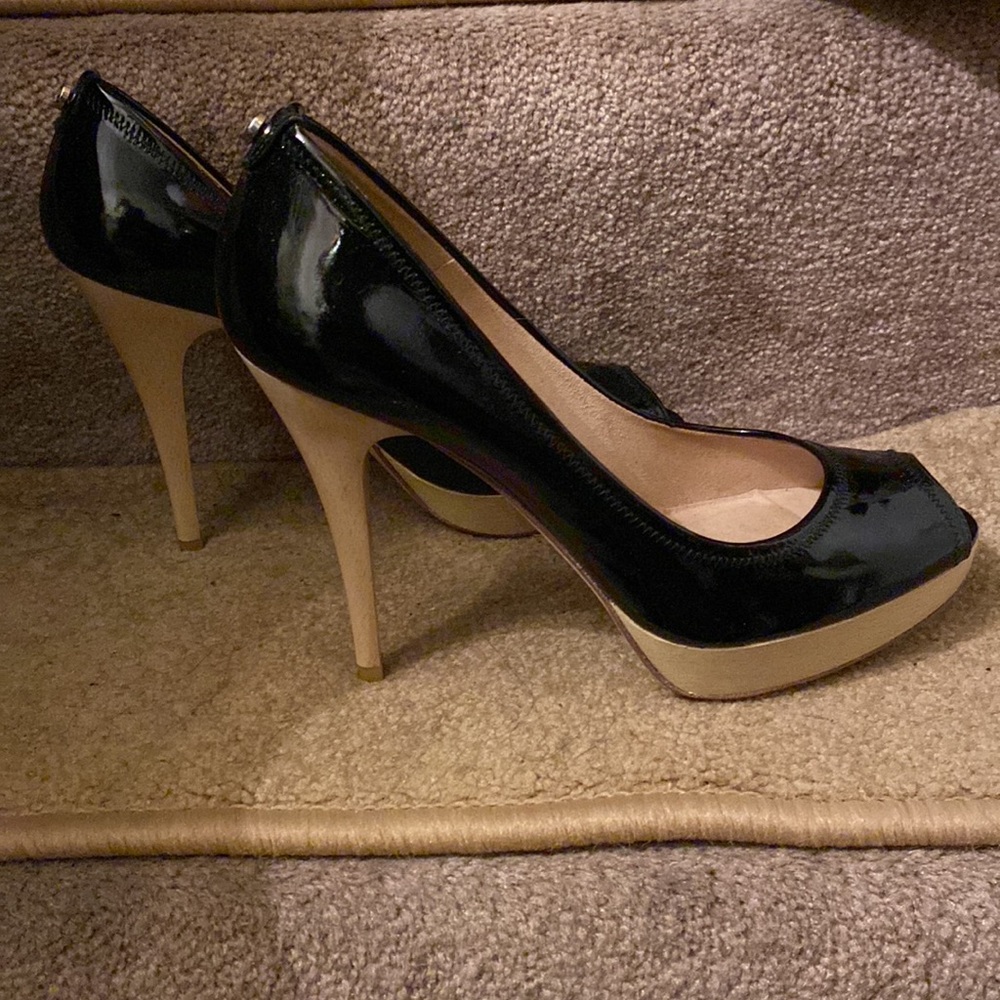 STUART WEITZMAN-BEAUTIFUL/HI HEEL BLK PATENT PEEP TOE-EXCELLENT CONDITION - Picture 6 of 9